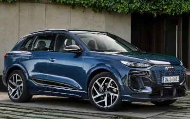 AUDI Q6